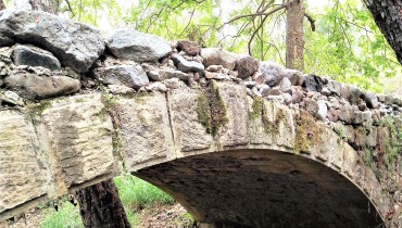Milia Medieval Bridge - Platres 