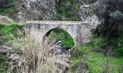 Kato Mylos Bridge - Oikou Kalopanayioti Venetian Bridge