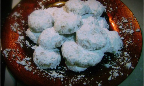 Kourambiedes (Greek butter biscuits)