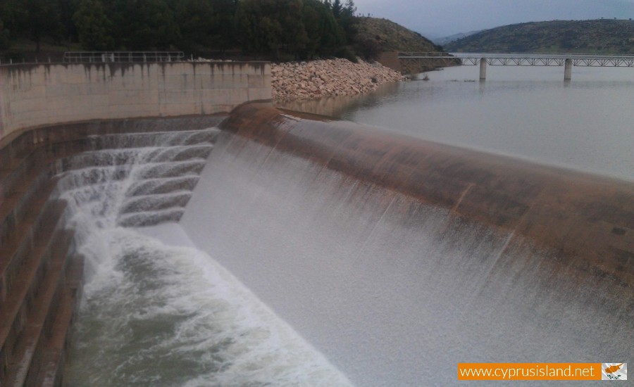 Asprokremmos dam overflowed 1