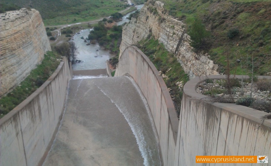 Asprokremmos dam overflowed 3