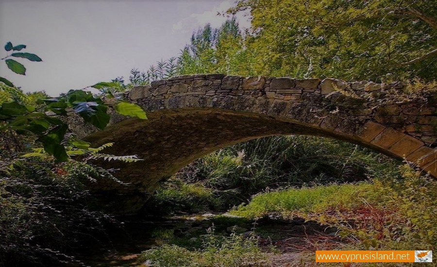 koilani medieval bridge