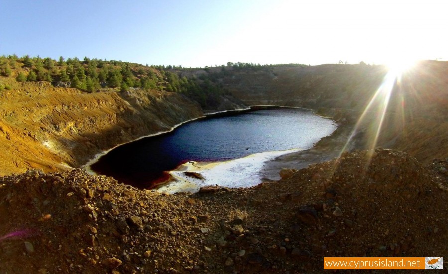 kokkinopezoula lake cyprus