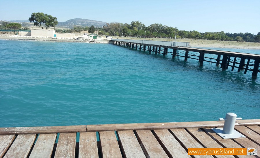 limni pier