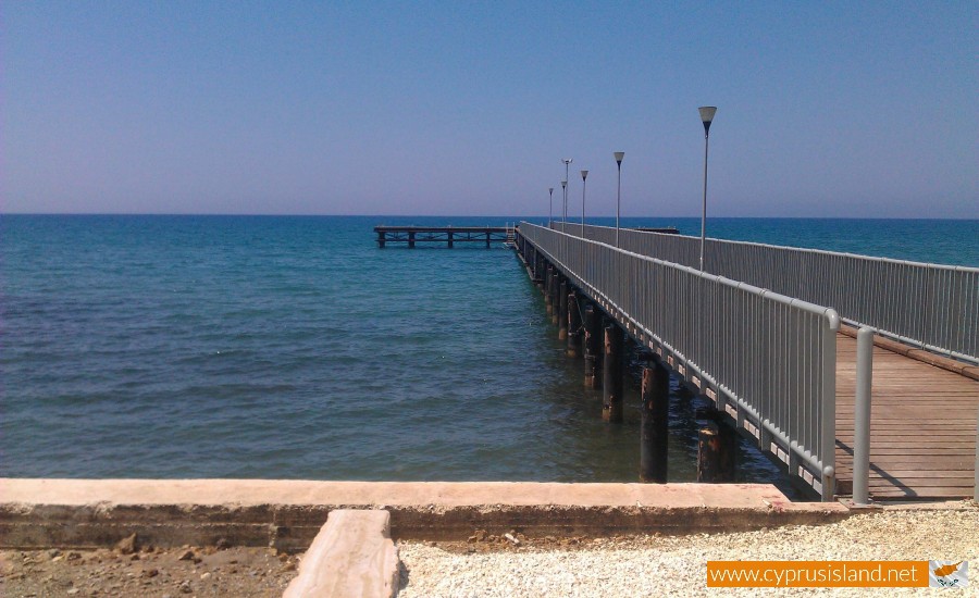 pafos limni pier