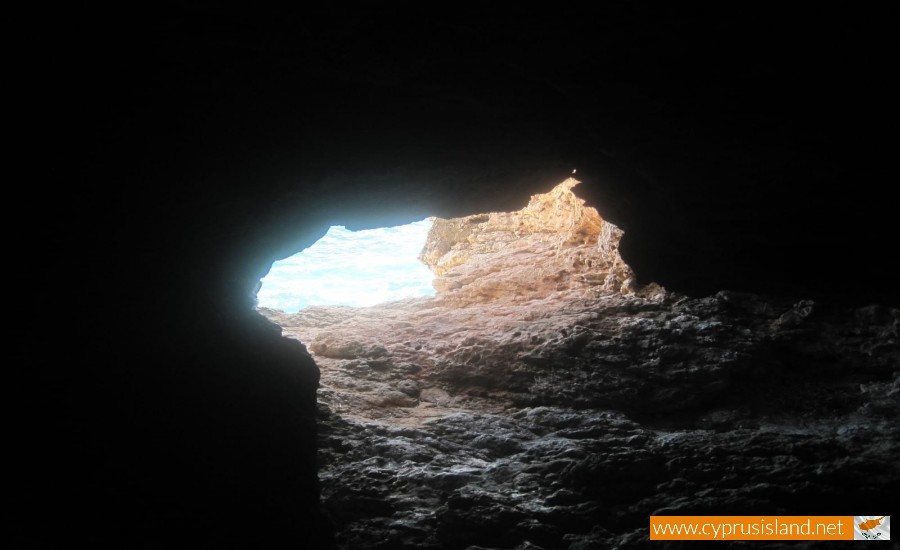 agioi saranta cave