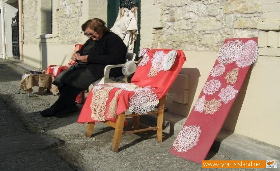 omodos lace making